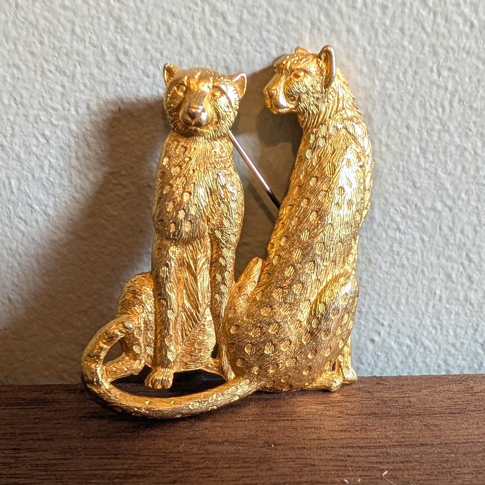 Vintage JJ Jonette Gold Tone Cheetah Leopard Brooch Two Big Cats Pin 1980s